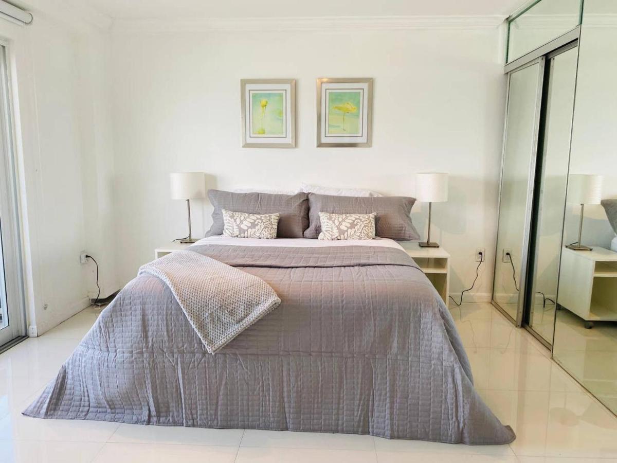 Casa de férias Top Floor Breathtaking View Of Miami Skyline, Pool And Free Parking Miami Beach
